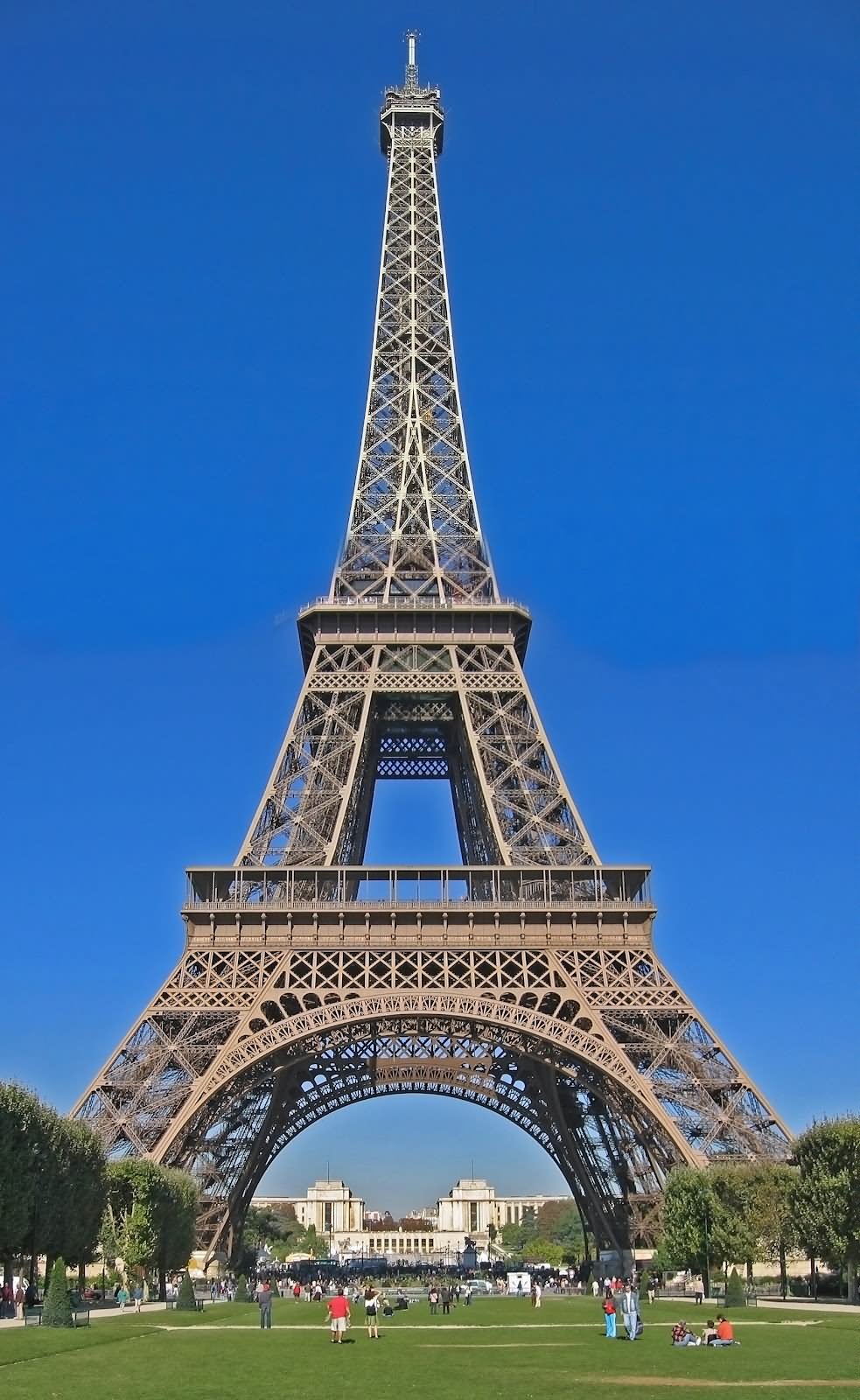 30+ Very Beautiful Eiffel Tower, Paris Picture And Images