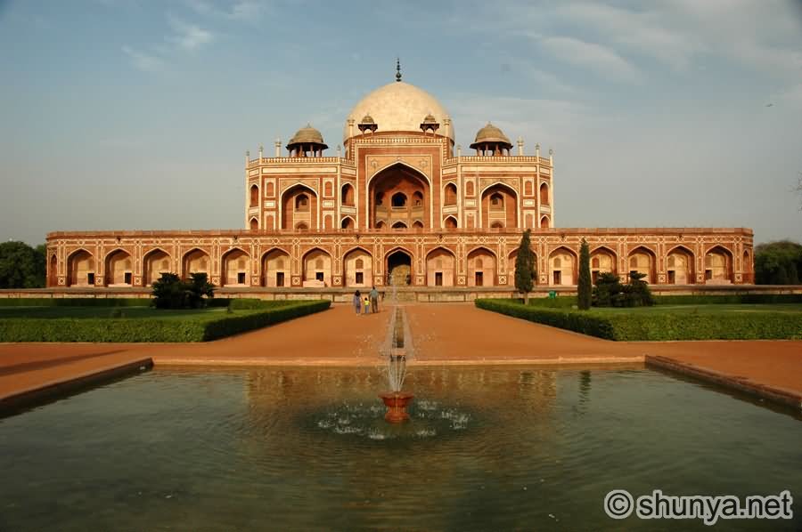 Fountain In Front Of Humayun's Tomb