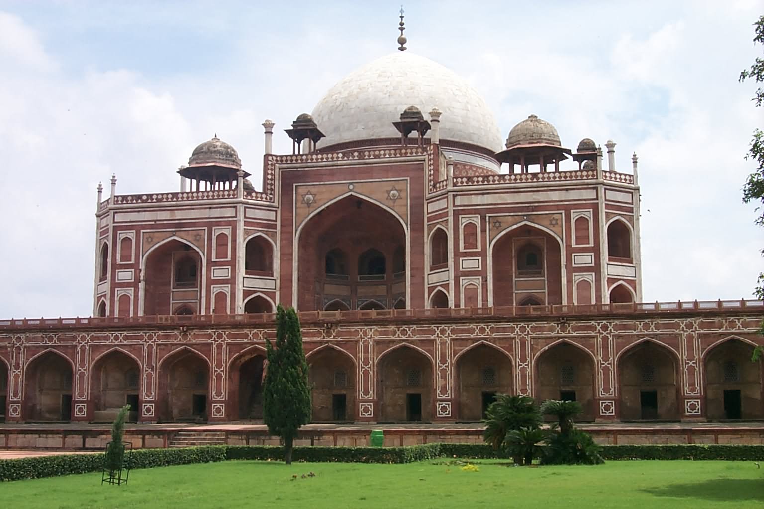 Front View Image Of Humayun's Tomb