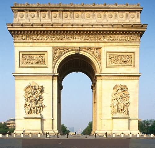Front View Of Arc de Triomphe