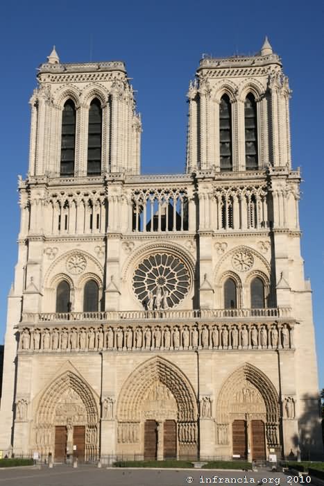 Front View Of Notre Dame de Paris