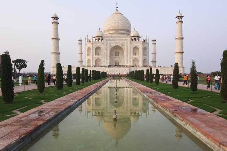 Front View Of Taj Mahal