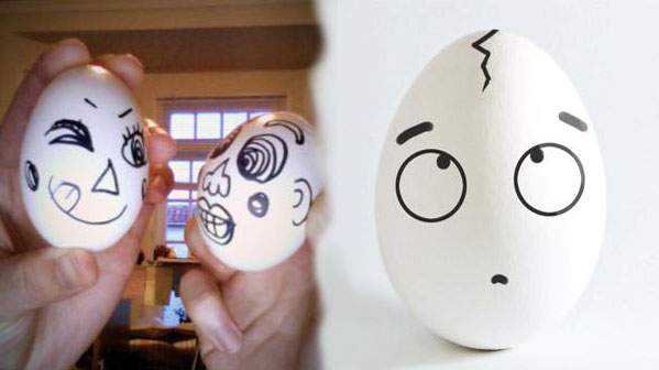Funny Smiling Face Eggs Picture