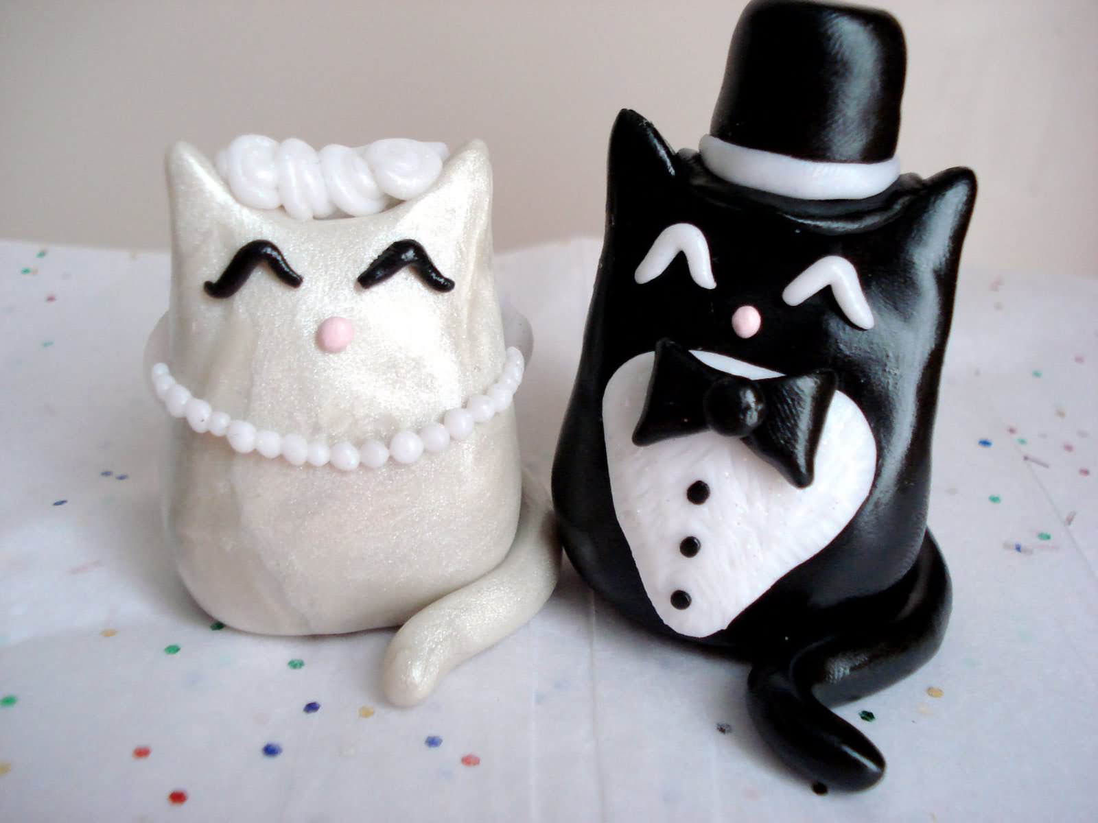 Funny Wedding Cake Cat Couple Image