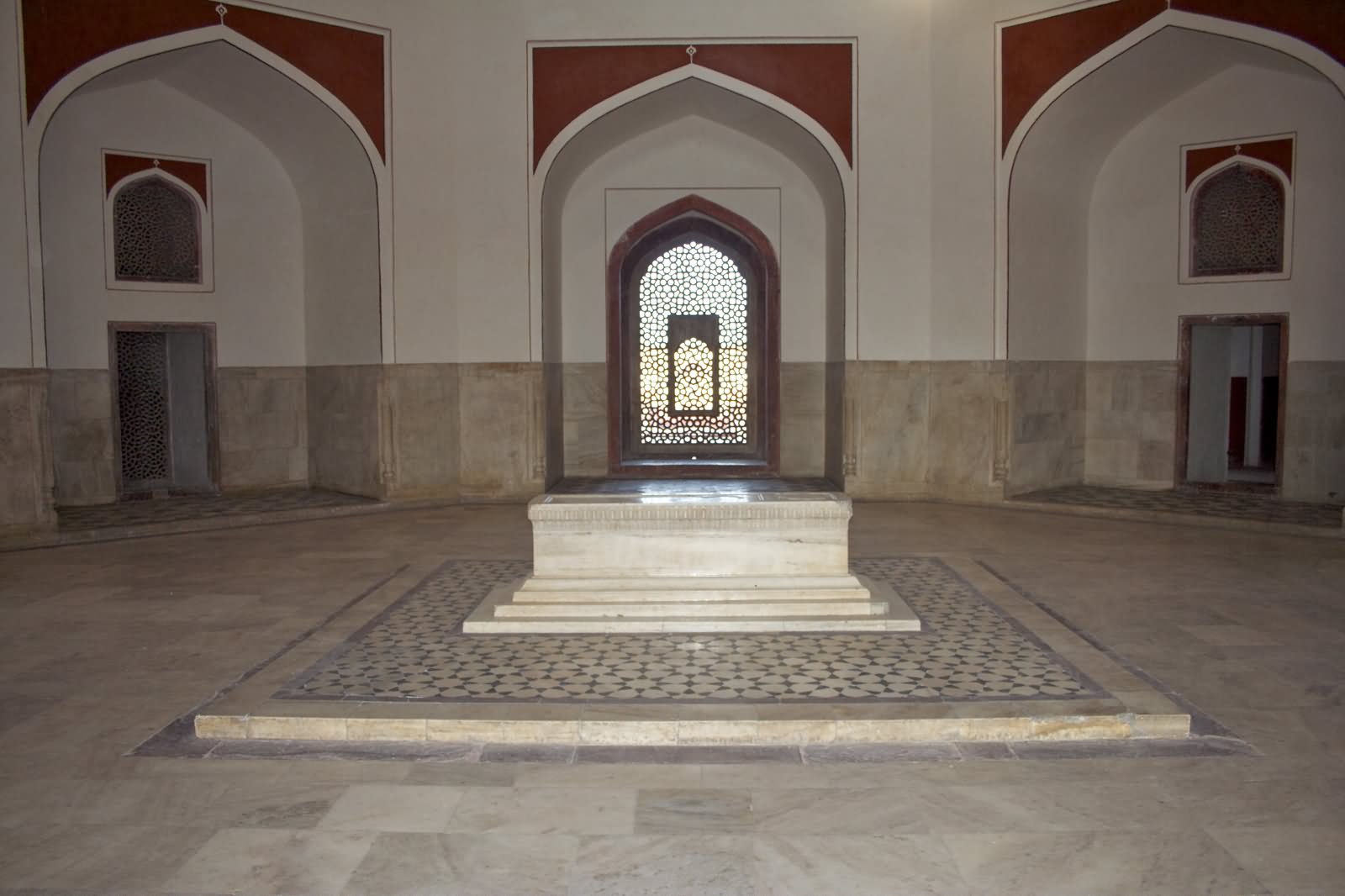 Humayun's Tomb Inside View Picture