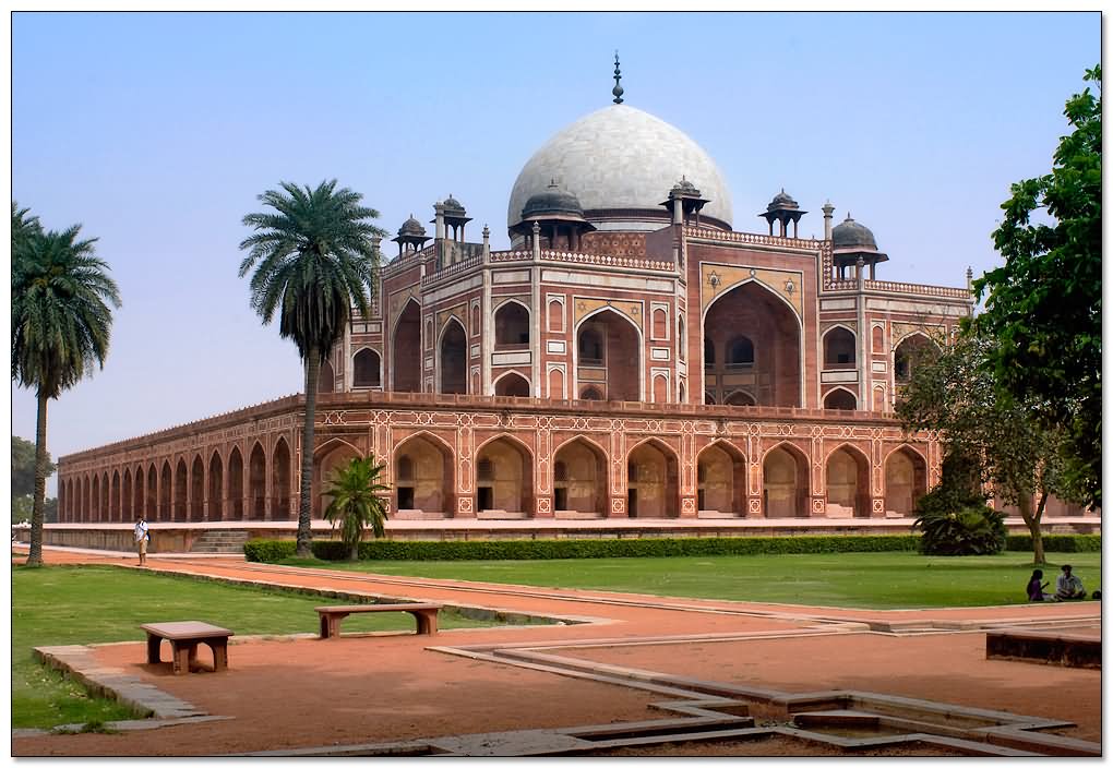 Humayun's Tomb Side View Picture