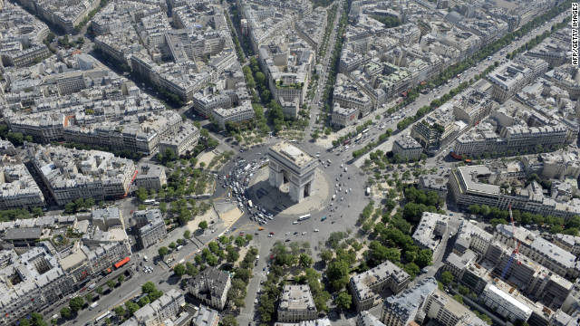 Incredible Ar View Of Traffic Around The Arc de Triomphe