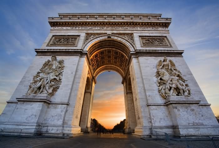 Incredible View Of Arc de Triomphe