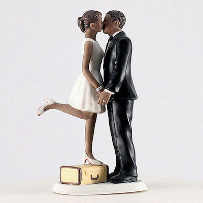 Kissing Couple Funny Wedding Cake Photo