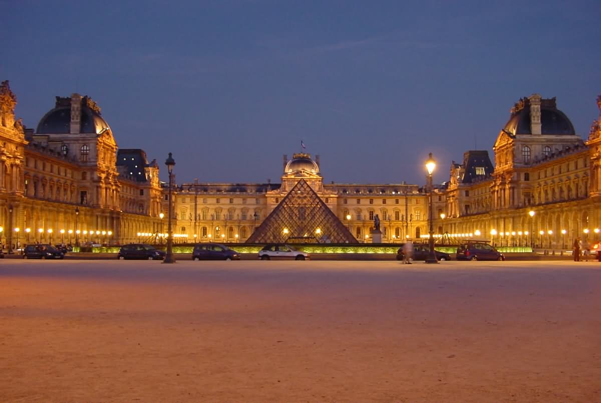 Louvre Museum Looks Beautiful In Night Lights