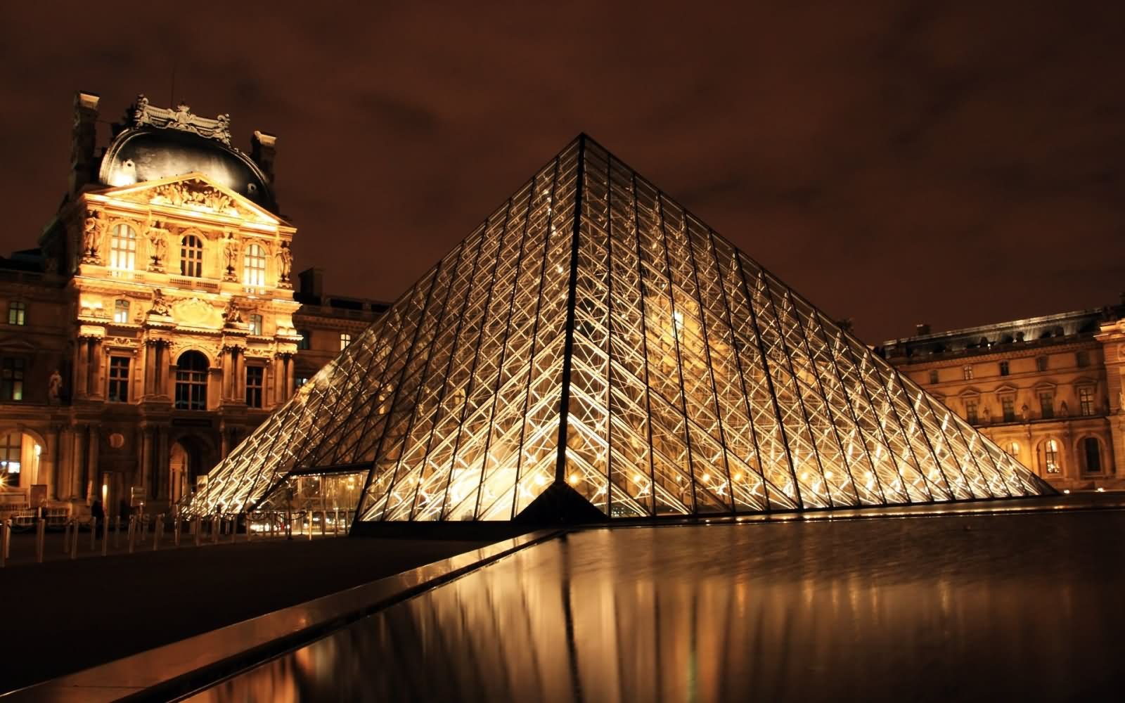 Louvre Museum Looks Beautiful At Night