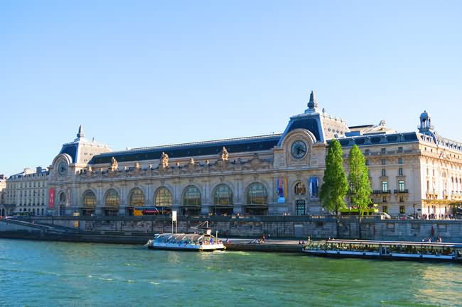 Musée d'Orsay Museum Alongside Seine River