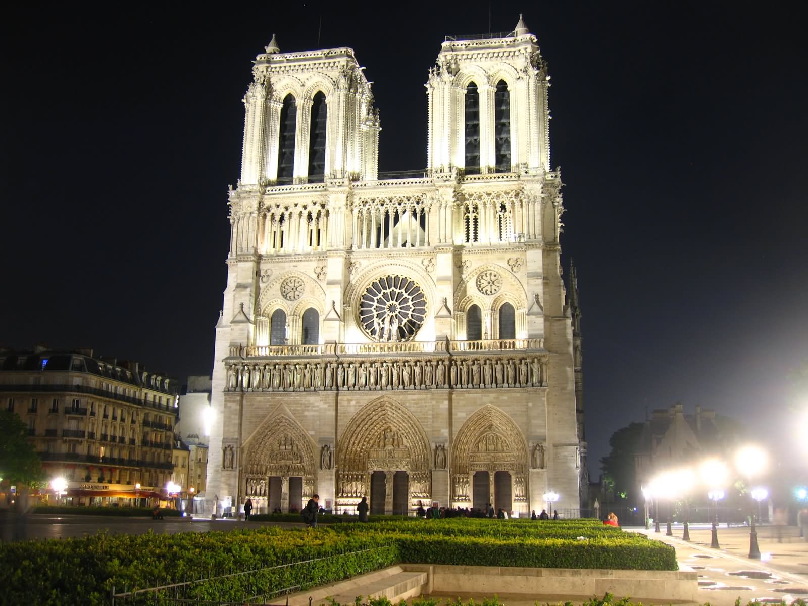 Notre Dame de Paris At Night Beautiful Picture