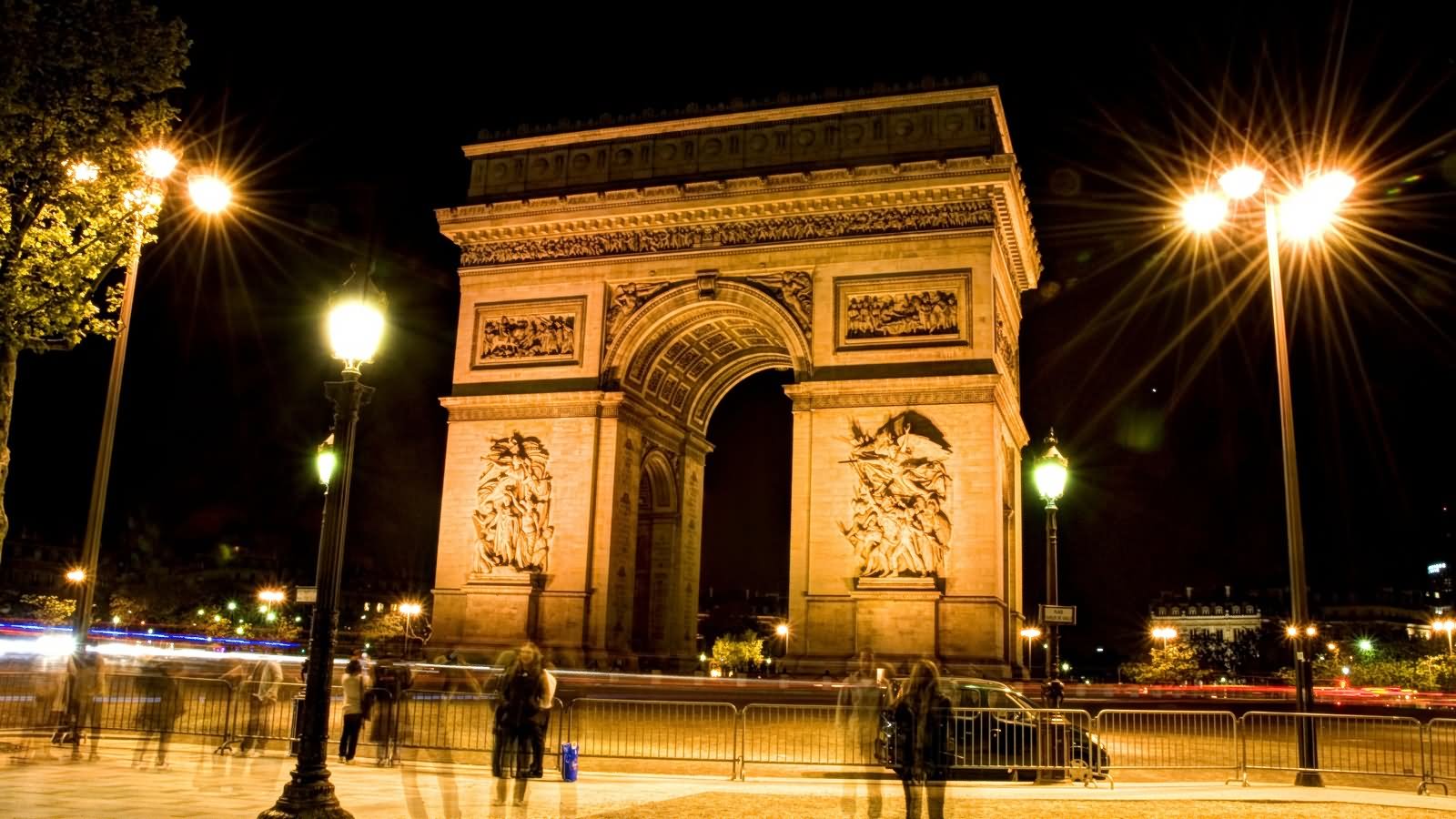 Side View Night Picture Of Arc de Triomphe