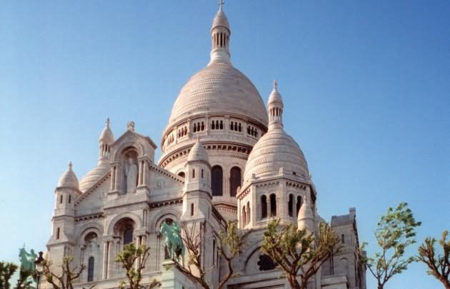Side View Of Sacre-Coeur, Paris
