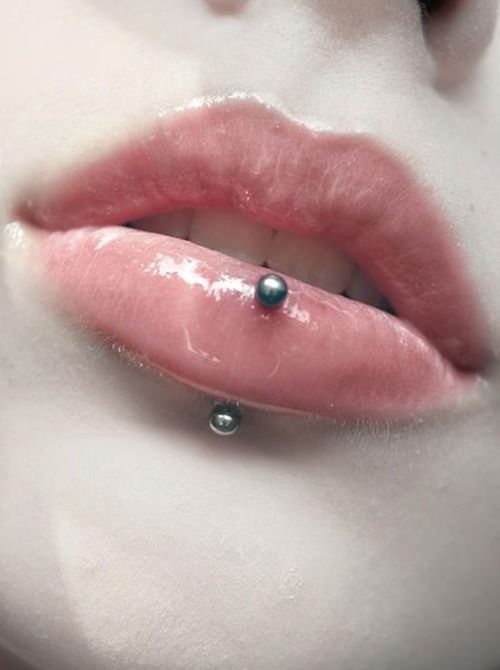 Silver Barbell Center Labret Piercing Picture