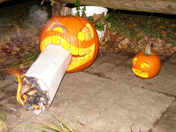 Smoking Halloween Pumpkin Funny Picture For Whatsapp