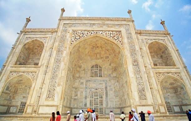 Taj Mahal Front View Closeup