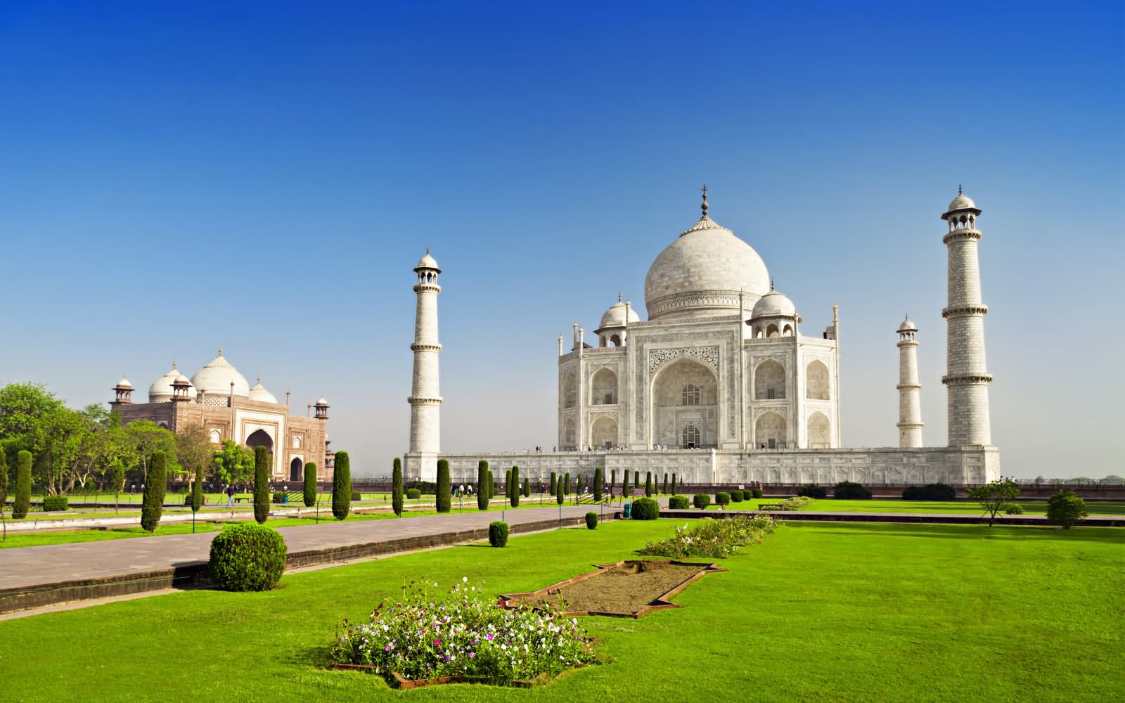 Taj Mahal Side View Picture