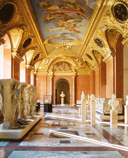The Louvre Inside Picture