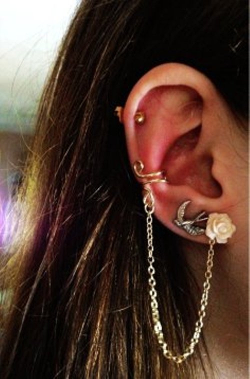 White Rose Chain Piercing On Right Ear