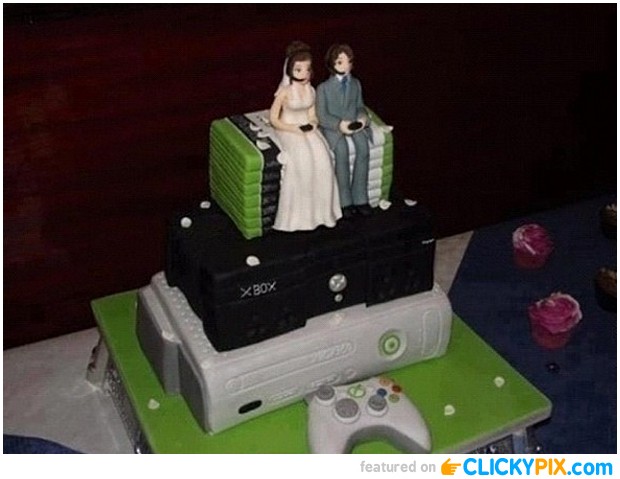 Xbox Playing Couple Funny Wedding Cake Picture