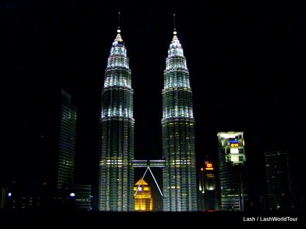 Beautiful Petronas Twin Towers At Night Picture