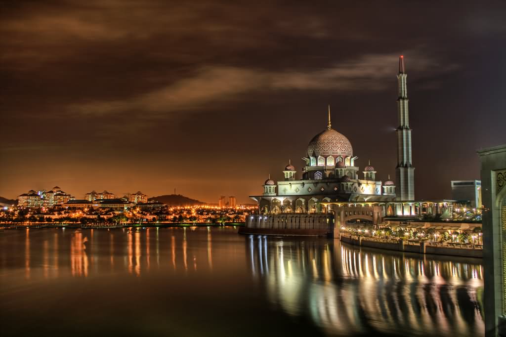 Incredible Night View Of Putra Mosque