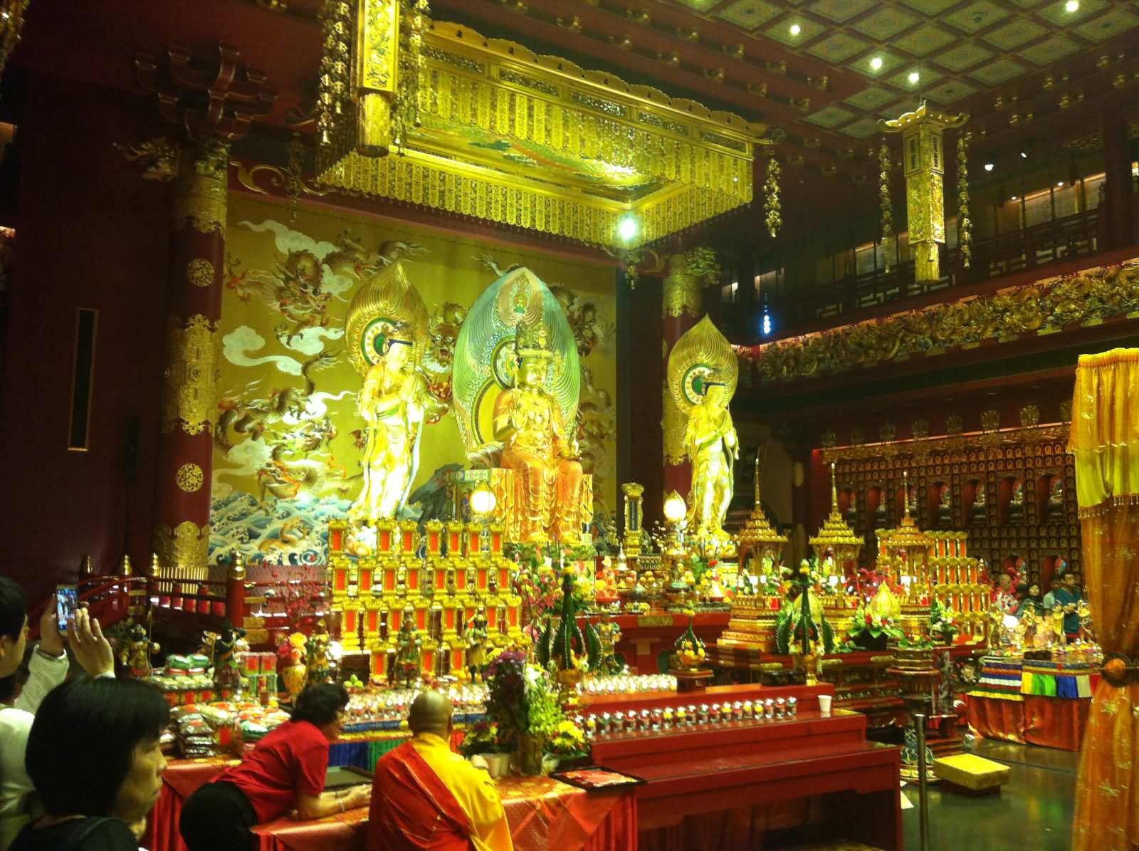 Inside Picture Of Buddha Tooth Relic Temple