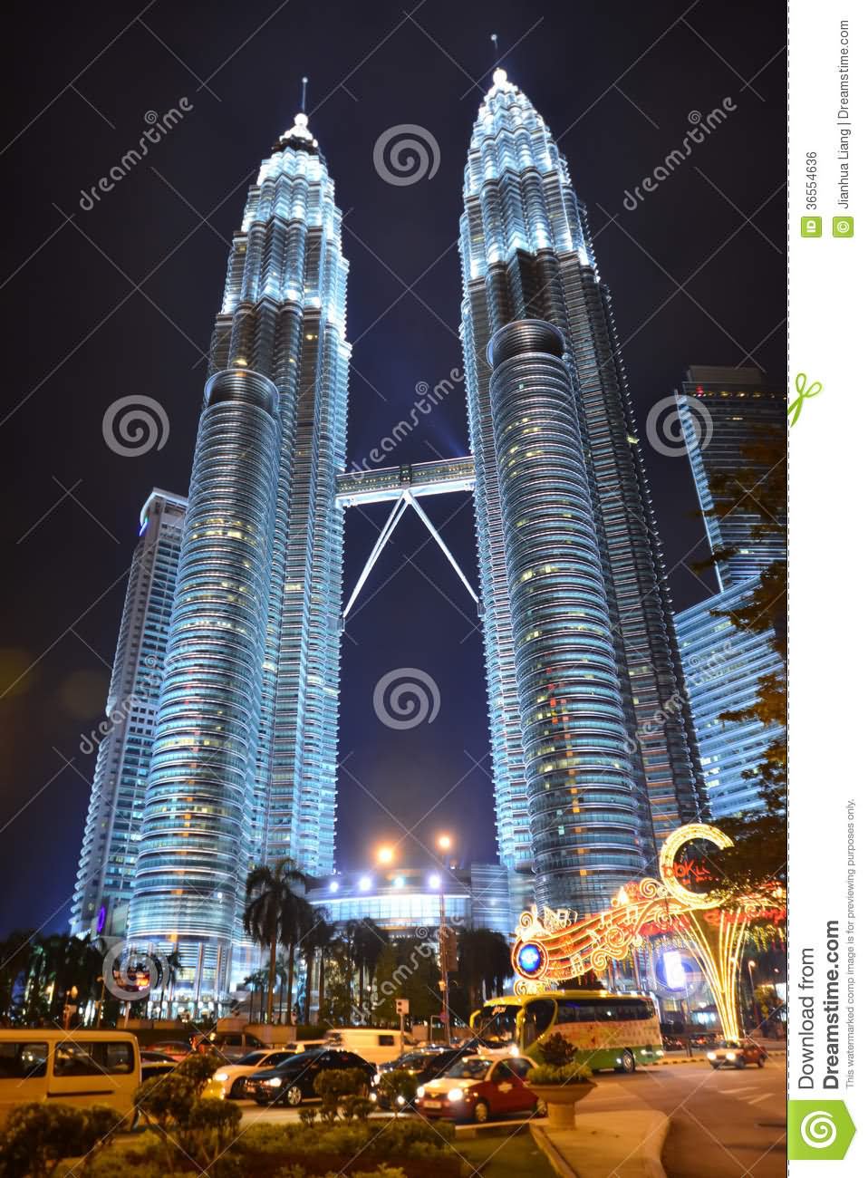 Kuala Lumpur Petronas Twin Towers At Night