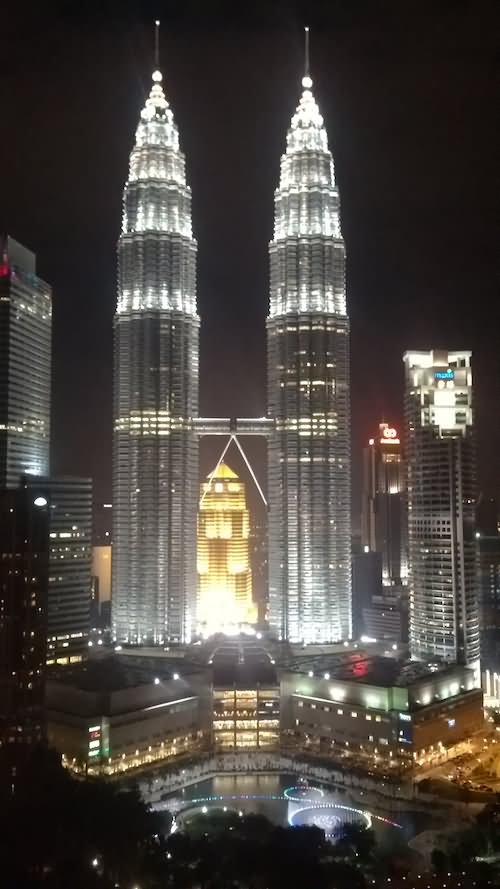 Lighting At Petronas Towers Night View