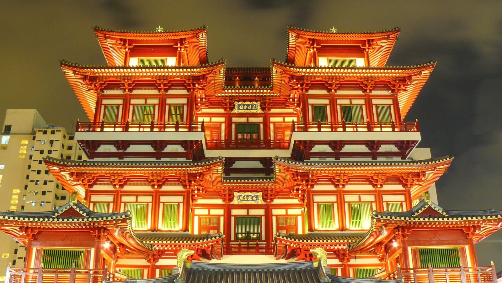 Night View Of Buddha Tooth Relic Temple