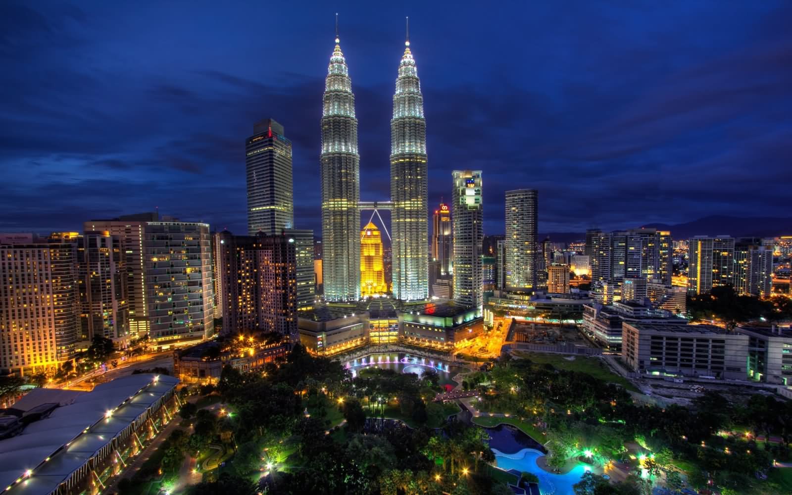 Night View Of Petronas Twin Towers