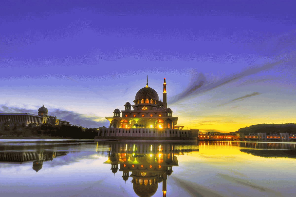 Night View Of Putra Mosque