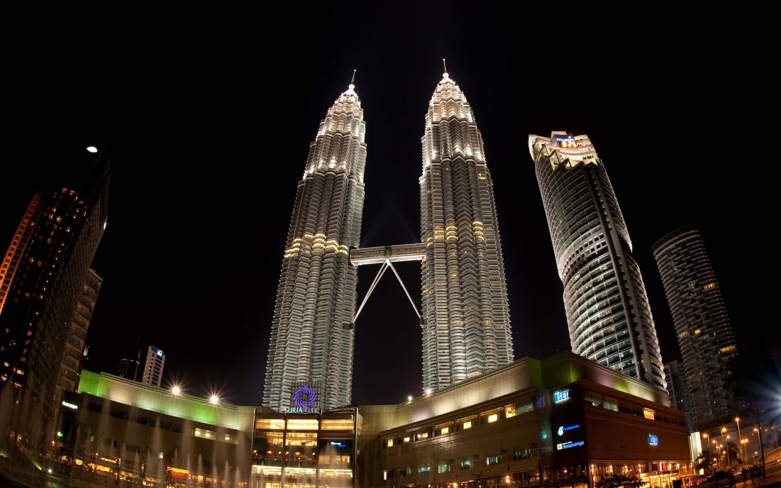 Petronas Towers Night View Image
