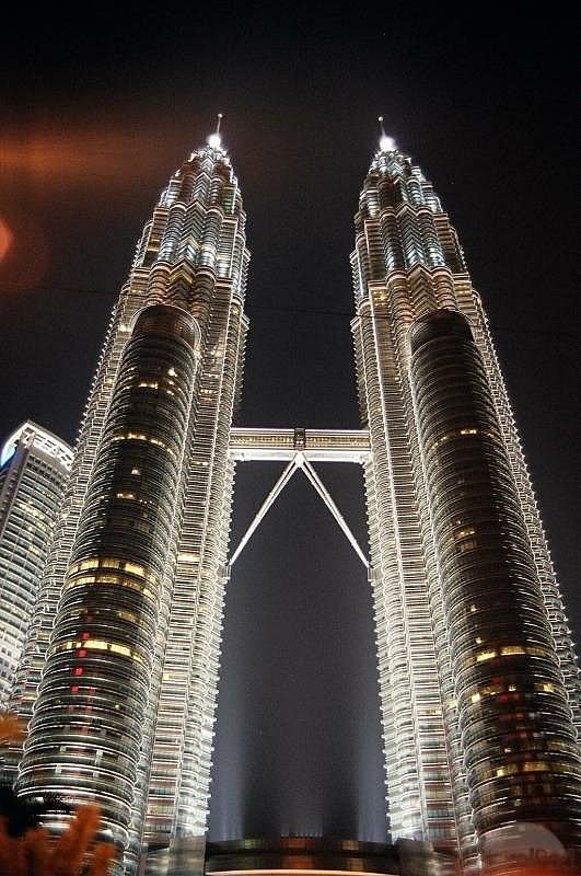 Petronas Twin Towers Kuala Lumpur At Night