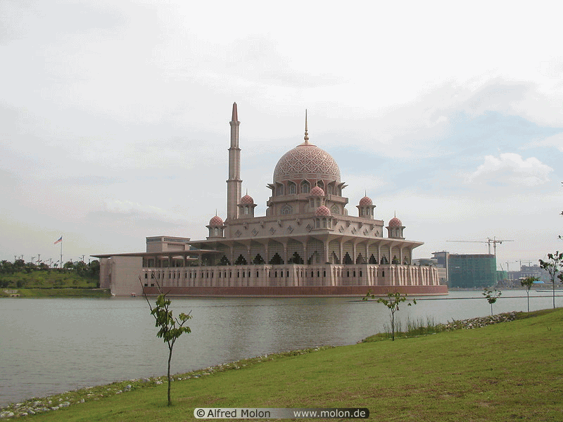Side View Of Putra Mosque Picture
