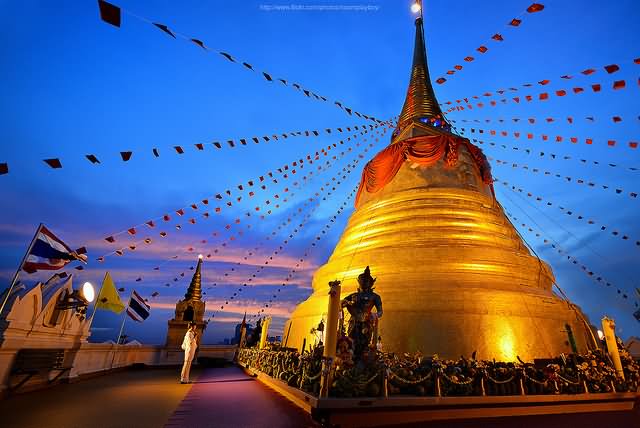 Wat Saket Temple Night Image