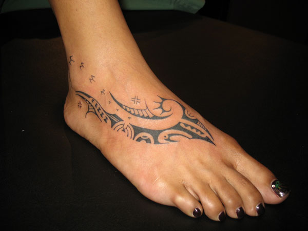 Amazing Hawaiian Design Tattoo On Girl Foot