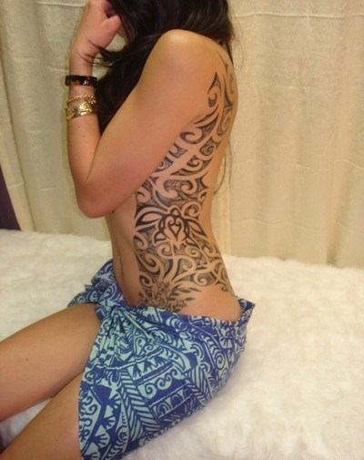 Amazing Hawaiian Design Tattoo On Girl Side Rib