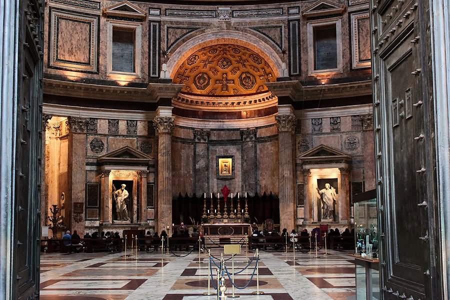Amazing Interior View Of Pantheon