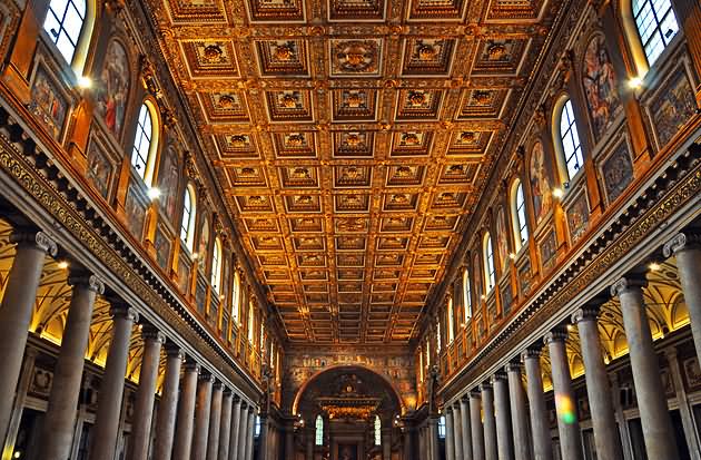 Beautiful Architecture Inside Basilica di Santa Maria Maggiore