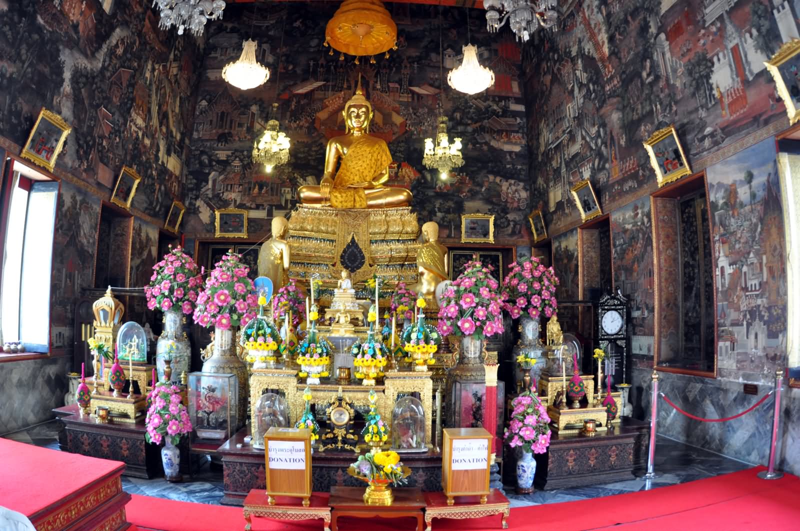 Beautiful Lord Buddha Sculpture Inside Wat Arun Temple