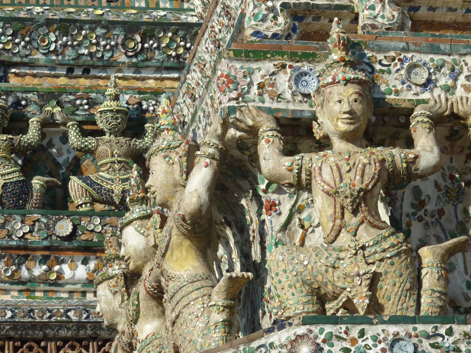 Beautiful Sculptures Art Work Inside Wat Arun Temple