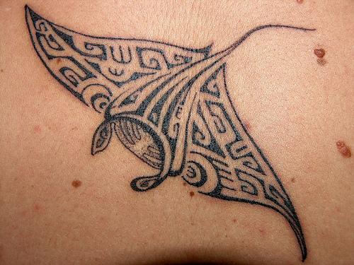 Black Hawaiian Stingray Tattoo Design