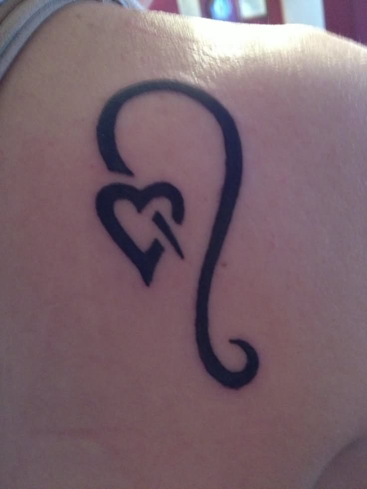 Black Leo Heart Symbol Tattoo On Right Back Shoulder
