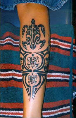 Black Three Hawaiian Turtle Tattoo Design For Leg