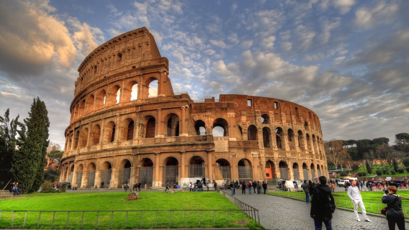 30 Very Beautiful Colosseum, Rome Pictures And Photos