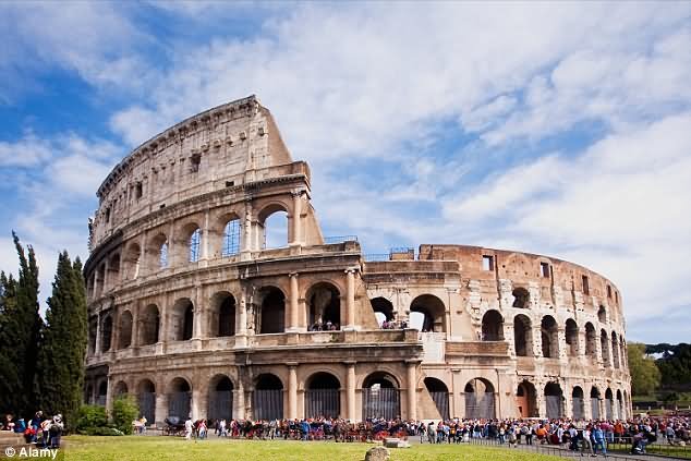 Day Time View Of Colosseum
