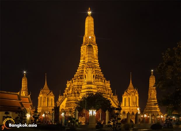 Golden Wat Arun At Night